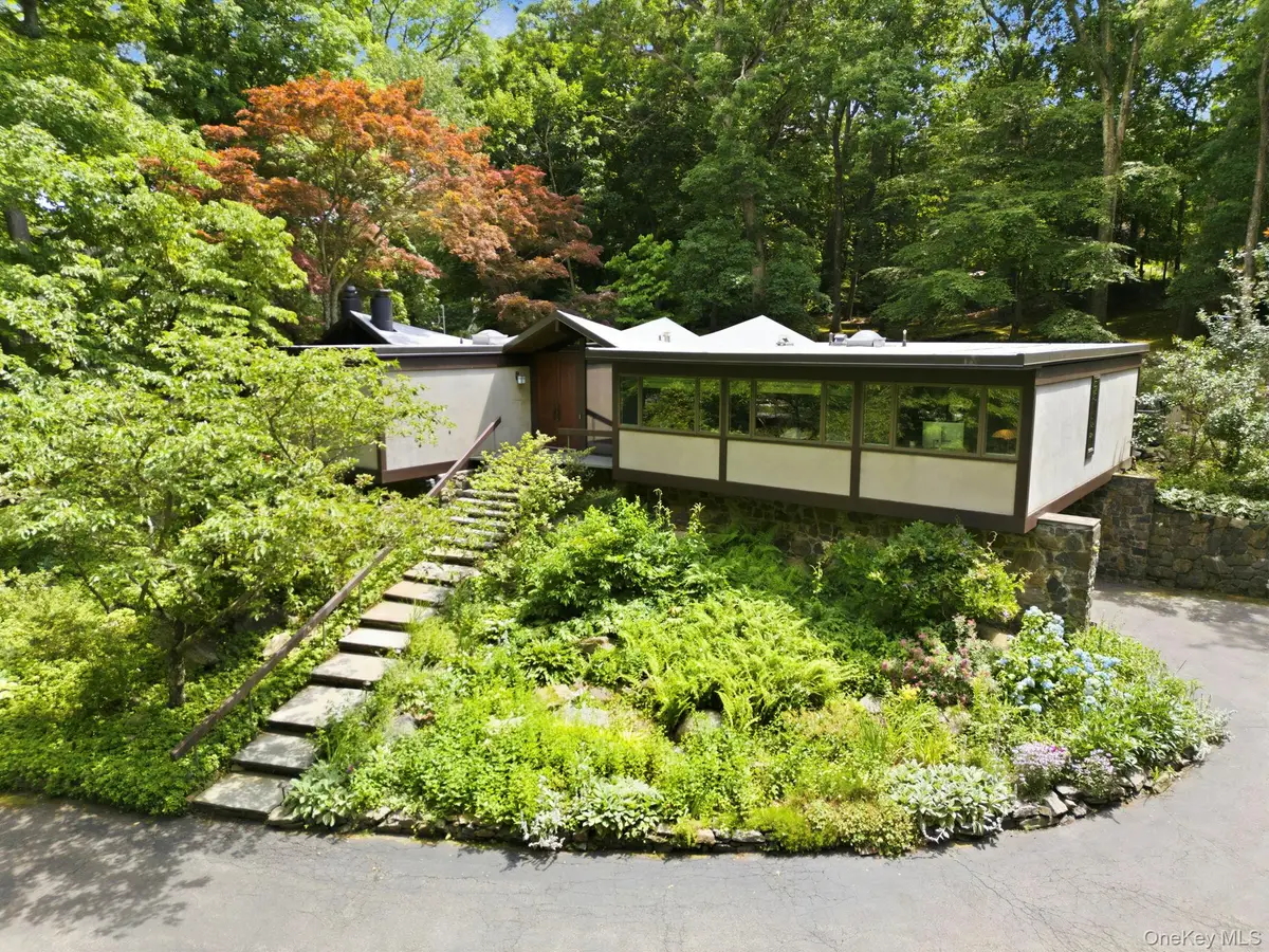670 Long Hill Road W, Briarcliff Manor, NY 10510 - #1