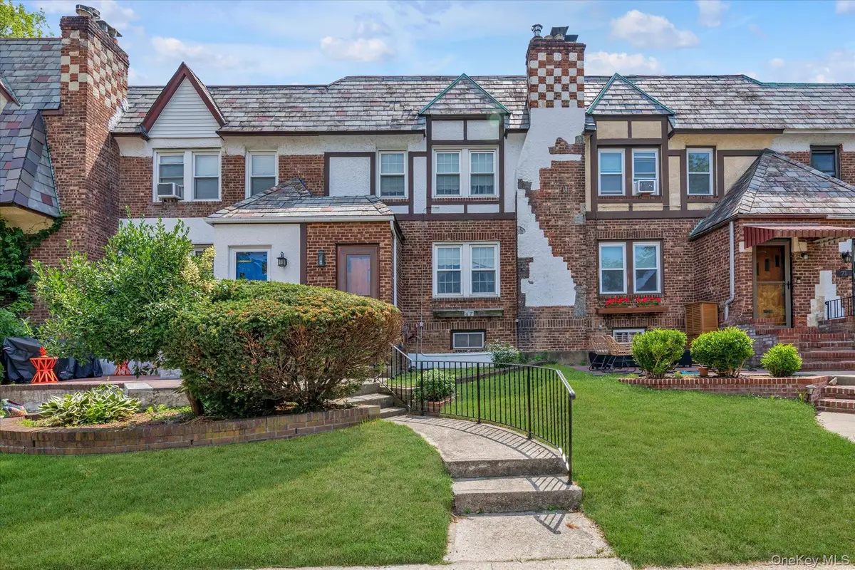 67 Dartmouth Street, Valley Stream, NY 11581 - #1