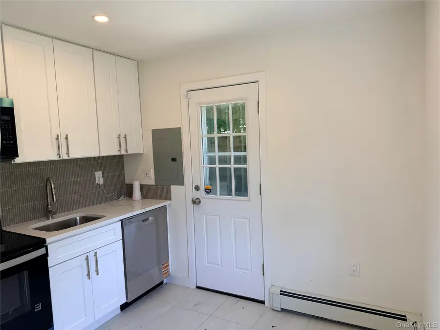 12 Garland Lane, Westbury, NY 11590 - #3