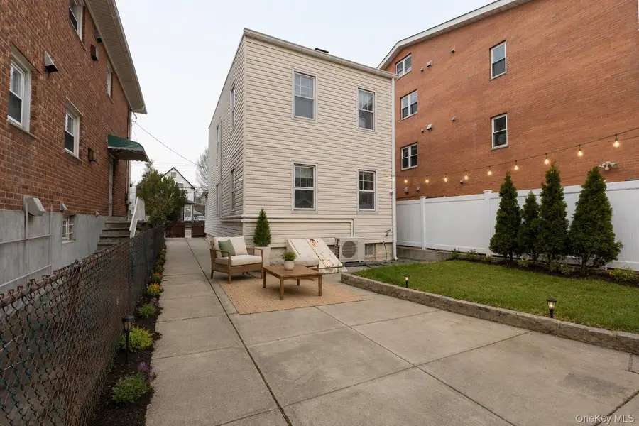 61-17A 165th Streets, Fresh Meadows, NY 11365 - #2