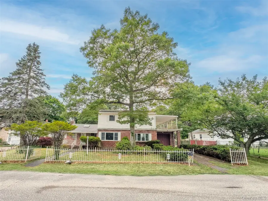 10 Windsor Place, Shirley, NY 11967 - #3