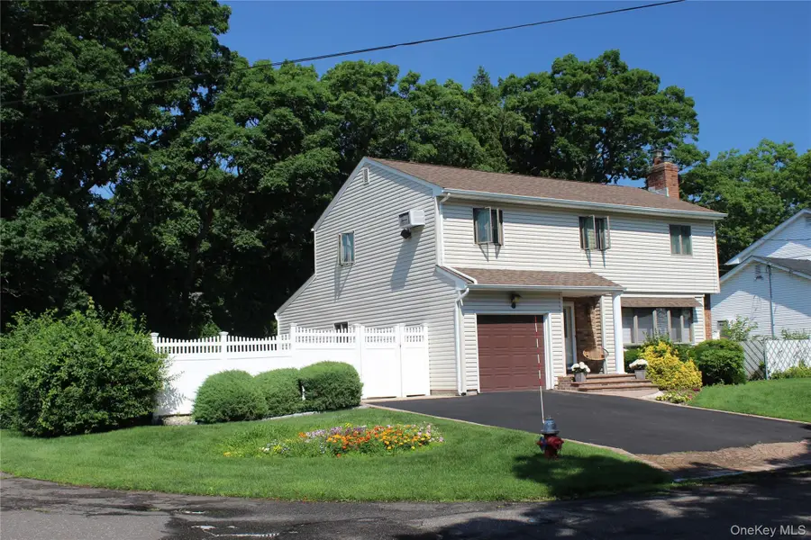 15 Hanley Avenue, Melville, NY 11747 - #3