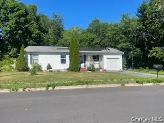 316 Leaf Avenue, Central Islip, NY 11722