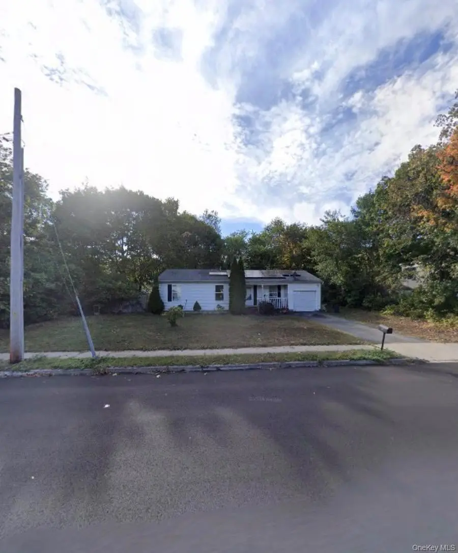 316 Leaf Avenue, Central Islip, NY 11722 - #3
