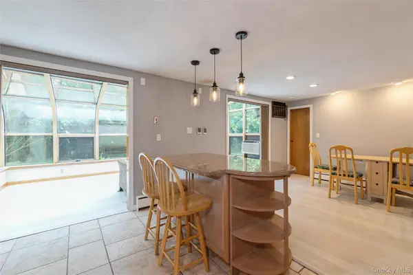 28 Campus Lane, Ronkonkoma, NY 11779