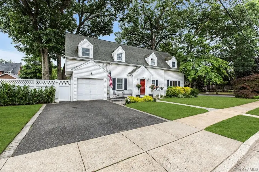 128 Stuart Street, Lynbrook, NY 11563 - #2