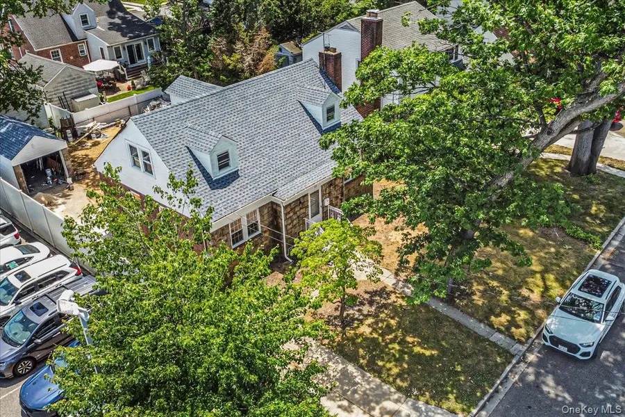 15 Astor Place, Valley Stream, NY 11581 - #3