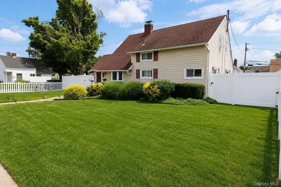164 Bloomingdale Road, Levittown, NY 11756 - #3