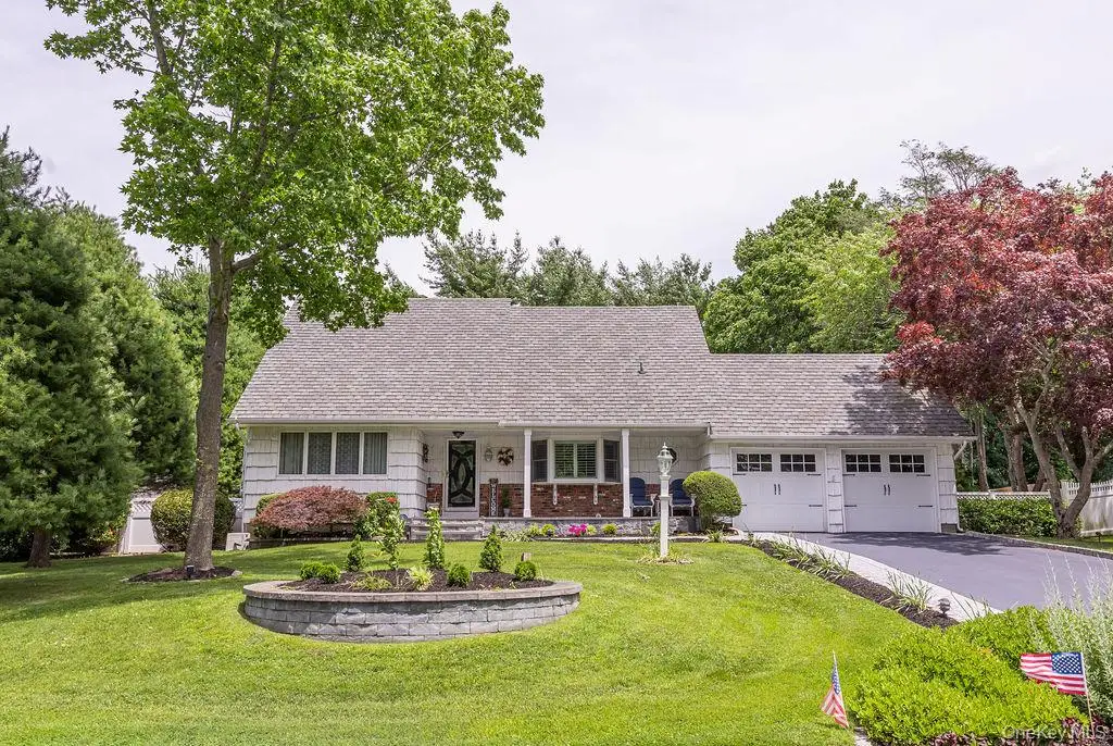 8 Robinhood Court, Nesconset, NY 11767 - #1