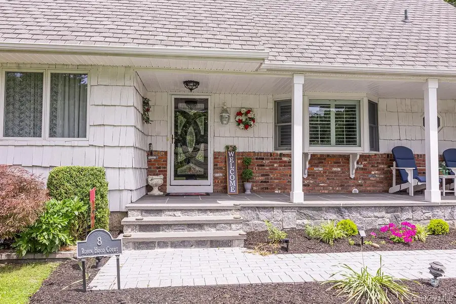 8 Robinhood Court, Nesconset, NY 11767 - #2