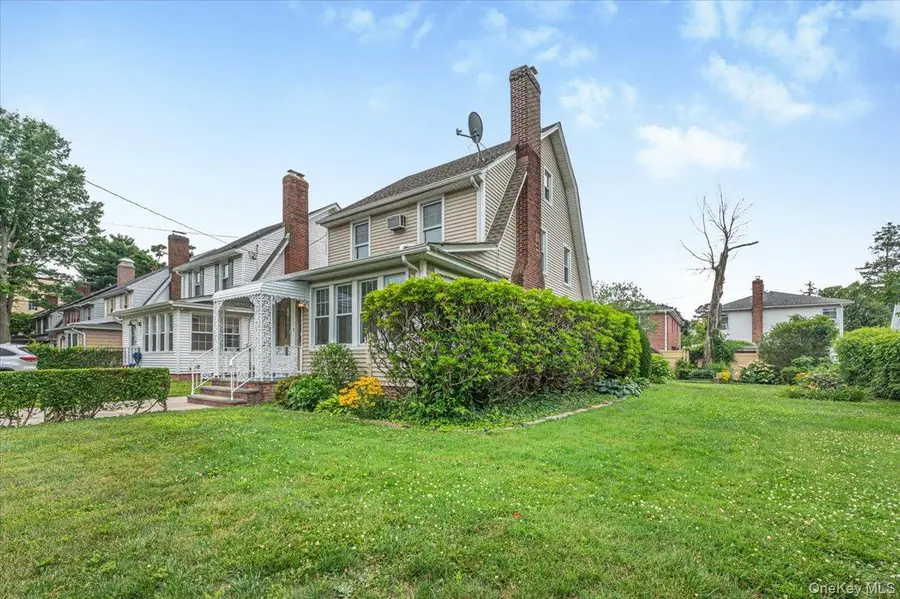 251-47 42nd Avenue, Little Neck, NY 11363 - #3