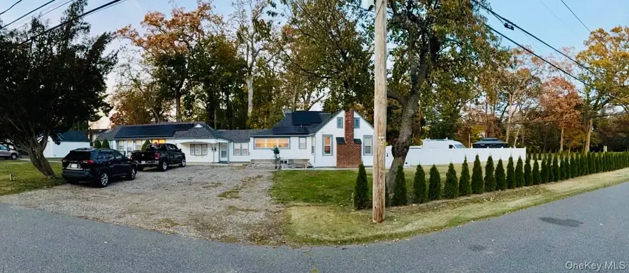21 Locust Avenue, Amityville, NY 11701 - #3