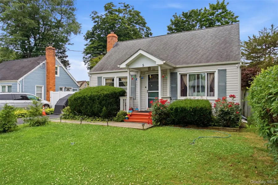 5 Putnam Place, Huntington Station, NY 11746 - #3
