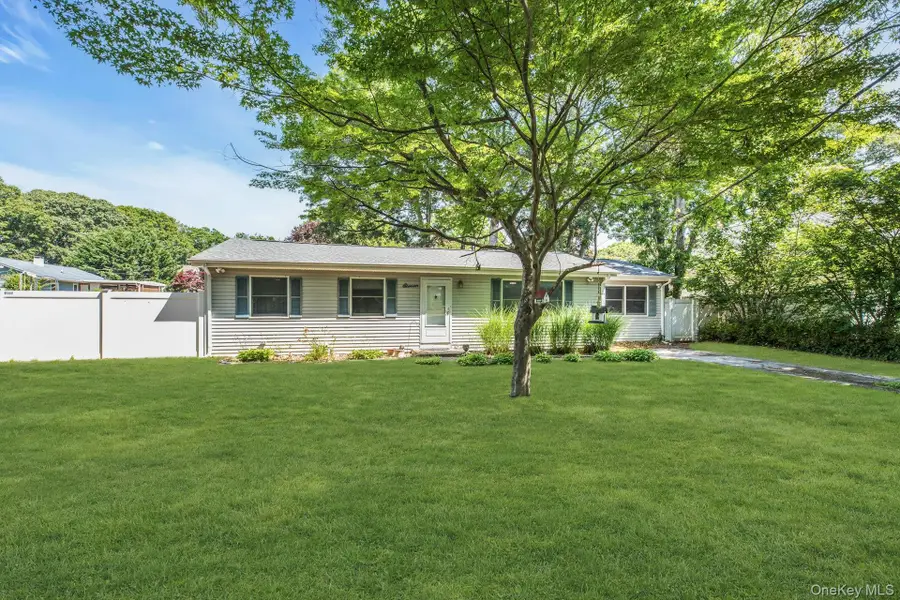 11 Wood Avenue, Shirley, NY 11967 - #2