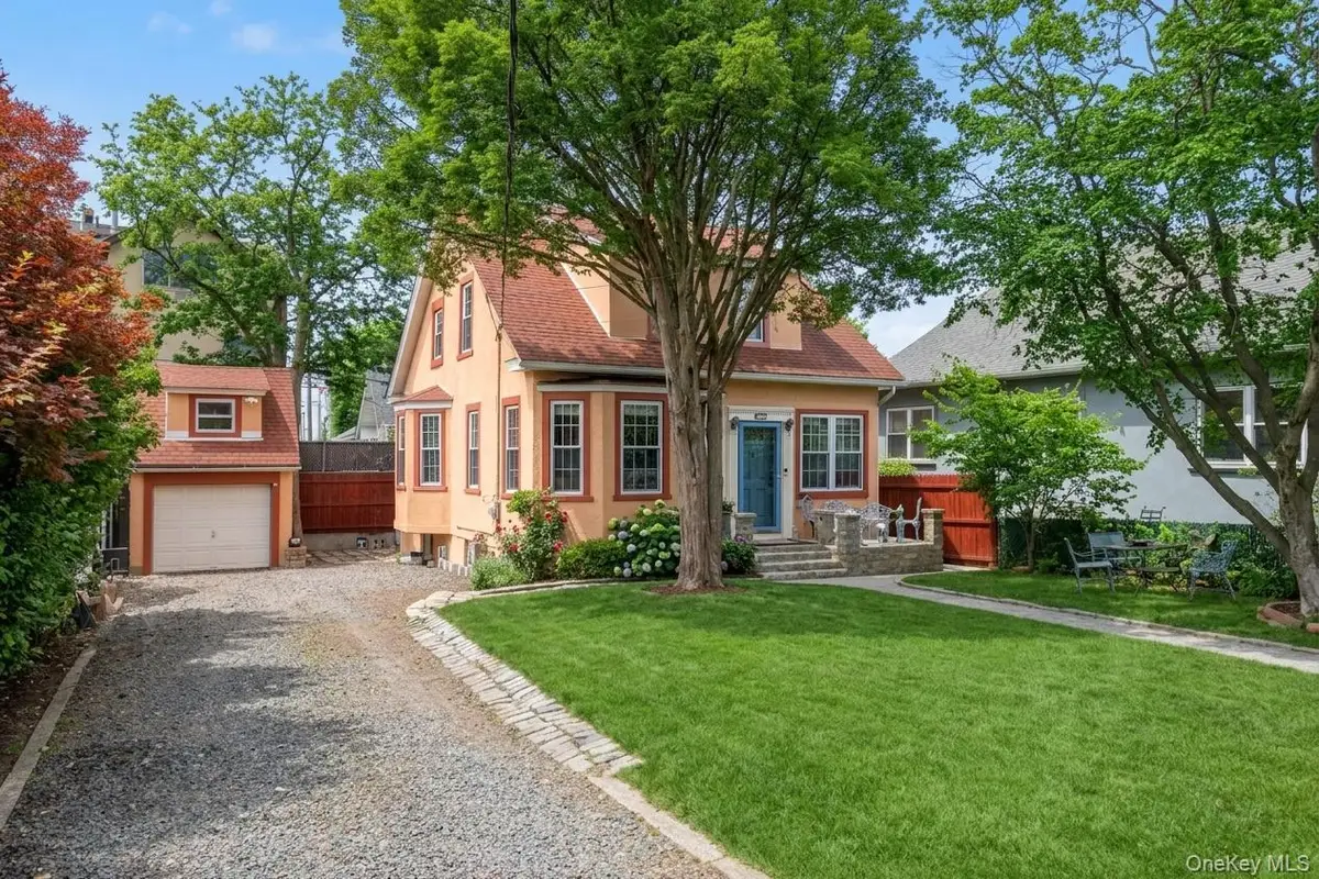 469 Minnieford Avenue, Bronx, NY 10464 - #1