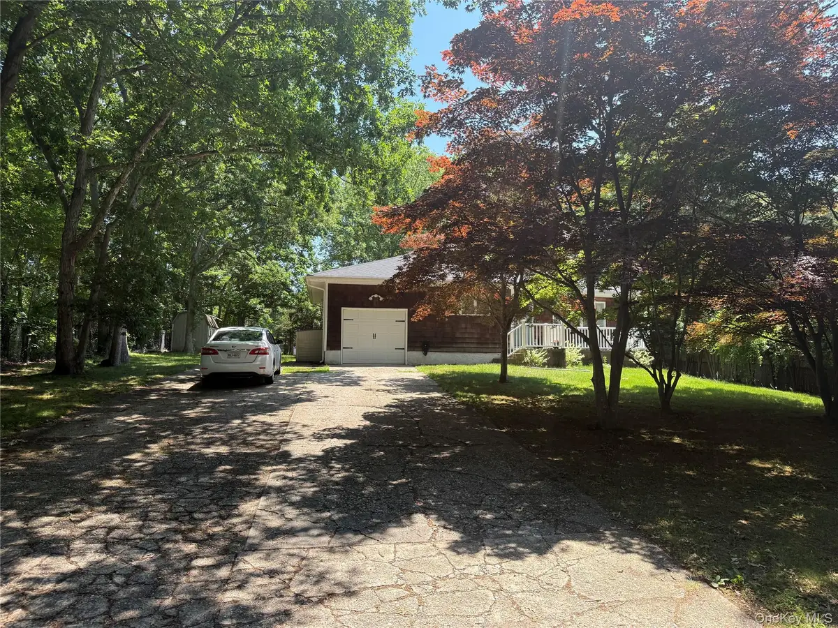 87 Sally Lane, Ridge, NY 11961 - #1