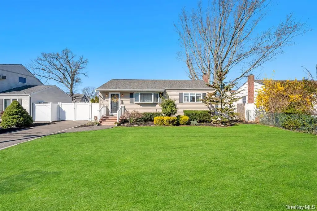 28 Saint Joseph Avenue, Ronkonkoma, NY 11779 - #1