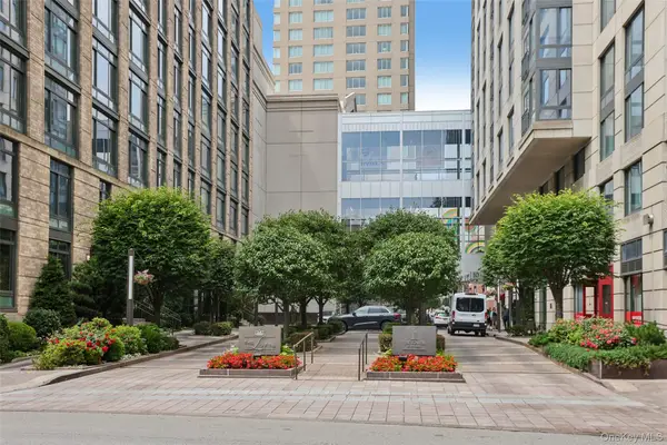 25 City Place #6C, White Plains, NY 10601