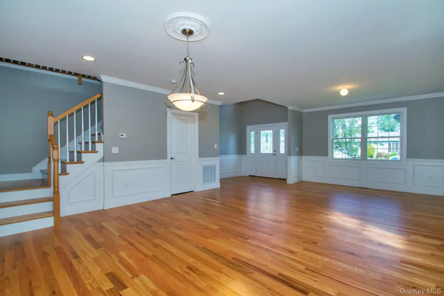 17 Vera Avenue, Plainview, NY 11803 - #2
