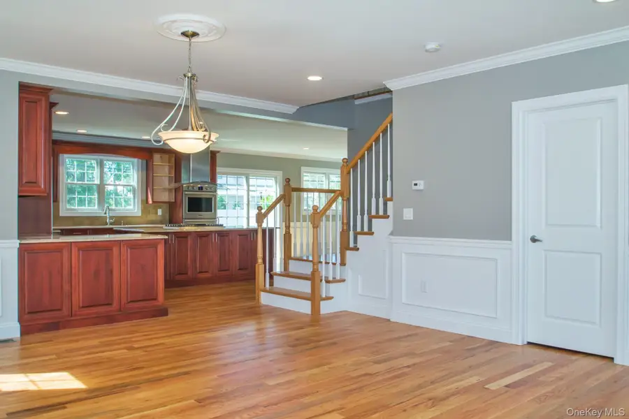 17 Vera Avenue, Plainview, NY 11803 - #3