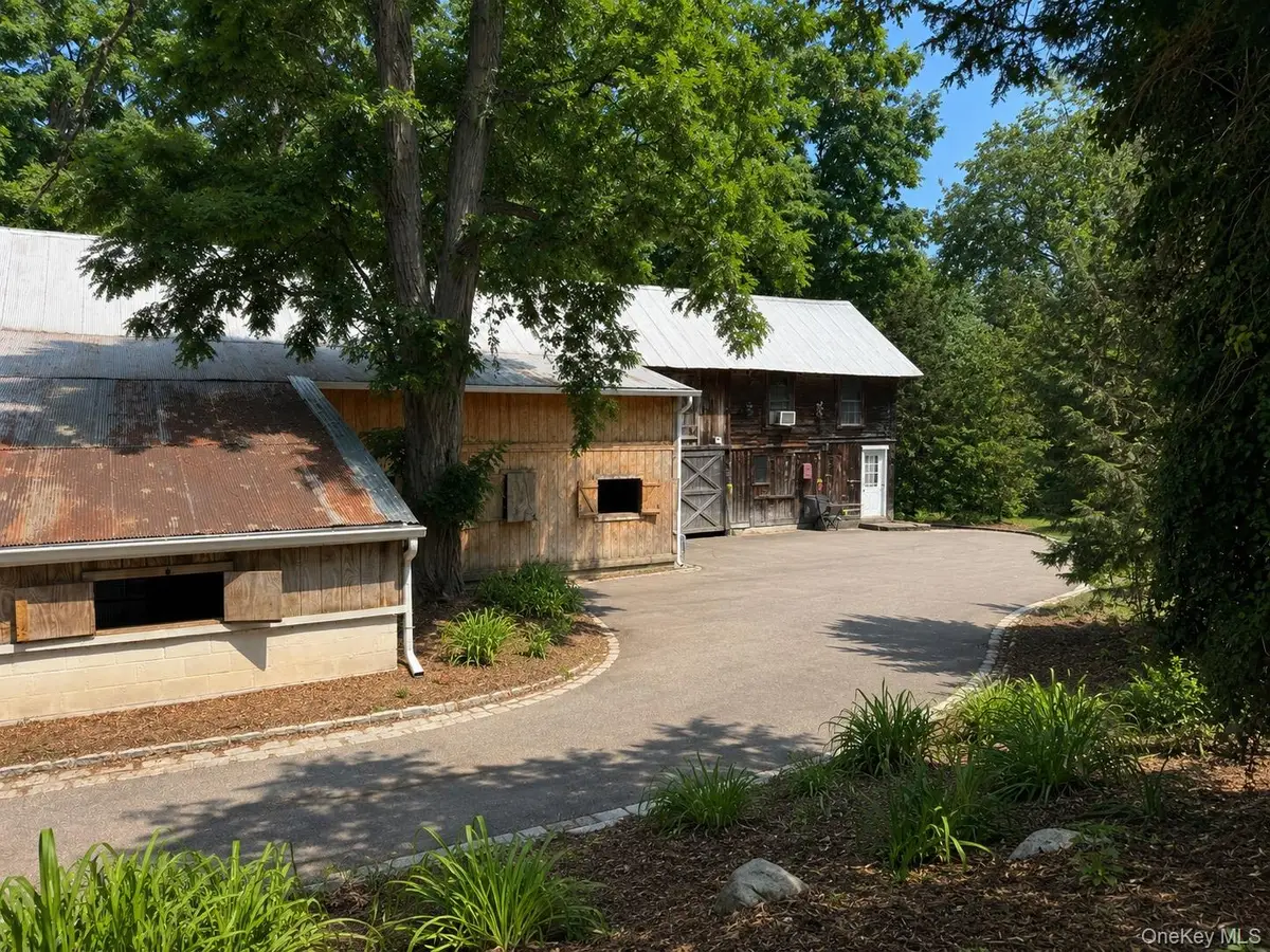 386 Bread And Cheese Hollow Road, Northport, NY 11768 - #1