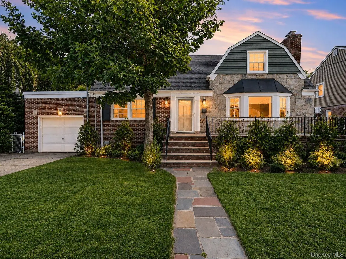 198 Canterbury, Lynbrook, NY 11563 - #1