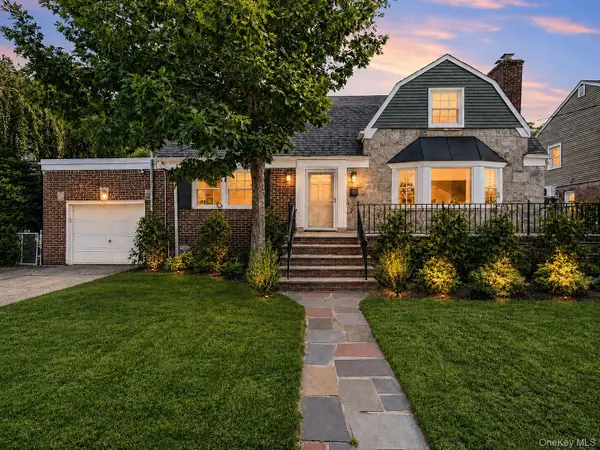 198 Canterbury, Lynbrook, NY 11563