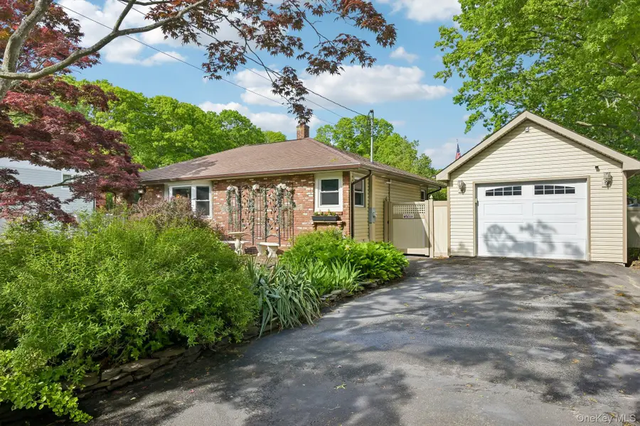 148 Oak Avenue, Shirley, NY 11967 - #3