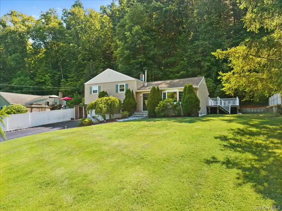 22 Knollwood Road, Cortlandt Manor, NY 10567 - #2