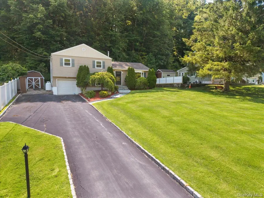 22 Knollwood Road, Cortlandt Manor, NY 10567 - #3