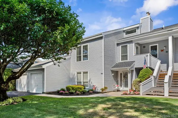 17 Lakeview Drive, Manorville, NY 11949