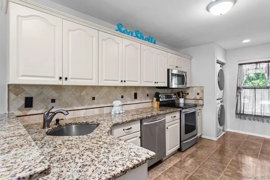 17 Lakeview Drive, Manorville, NY 11949 - #3