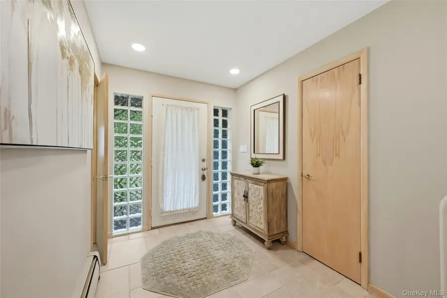 18 Nicole Court, Manorville, NY 11949 - #3