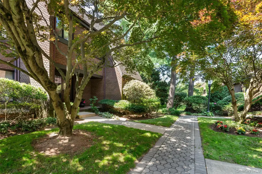 60 Pheasant Run, Roslyn, NY 11576 - #2