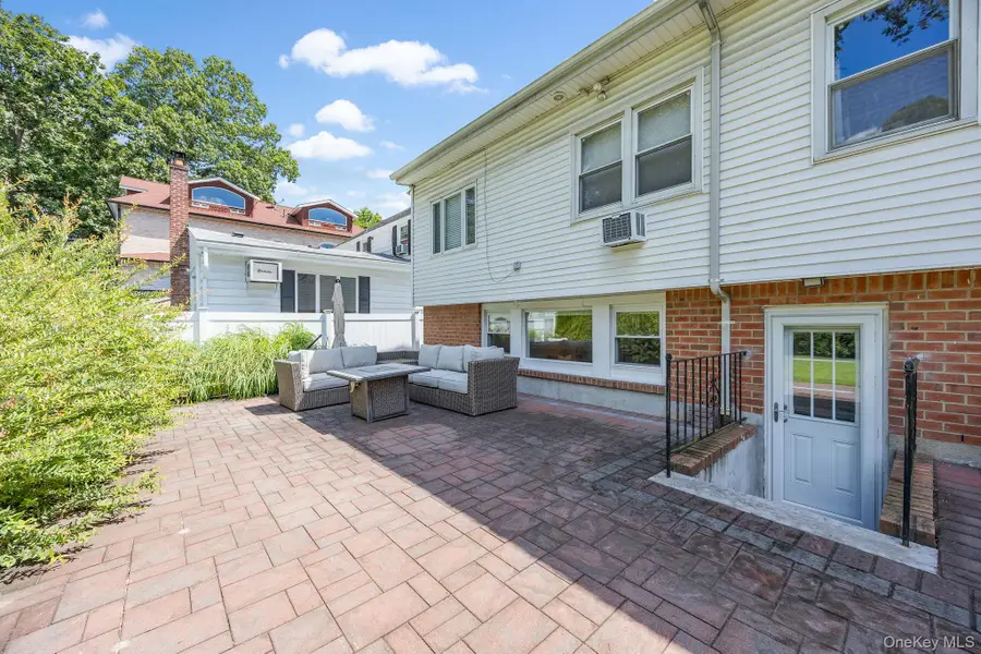 19611 Mclaughlin Avenue, Hollis, NY 11423 - #3