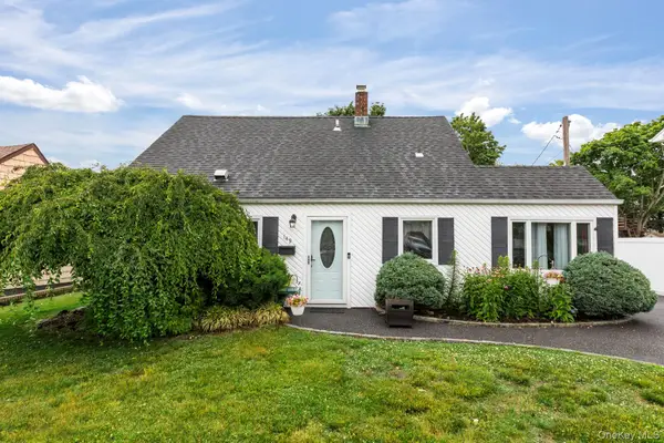 149 Coach Lane, Levittown, NY 11756