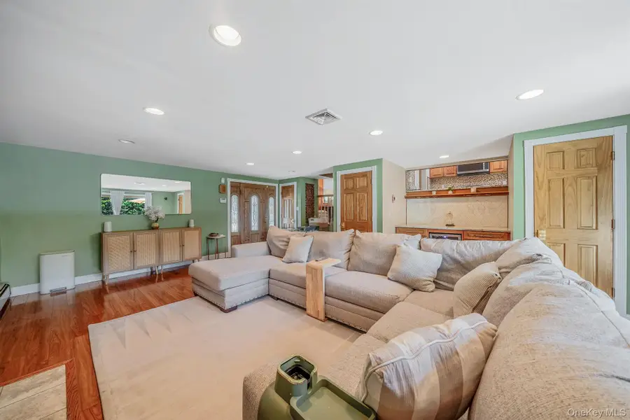 108 Keswick Drive, East Islip, NY 11730 - #2