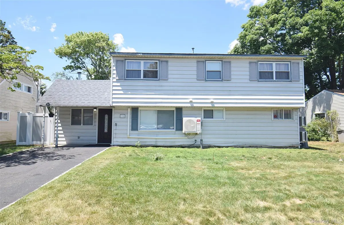32 W Cabot Lane, Westbury, NY 11590 - #1