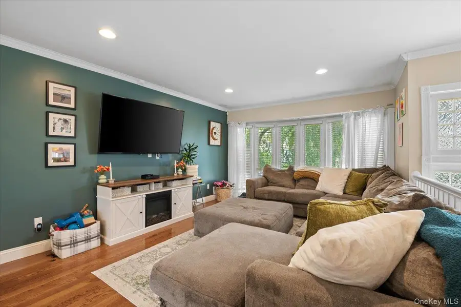 215 N Boston Avenue, Massapequa, NY 11758 - #3