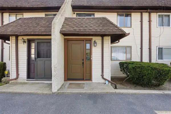 88 E Valley Stream Boulevard #6, Valley Stream, NY 11580
