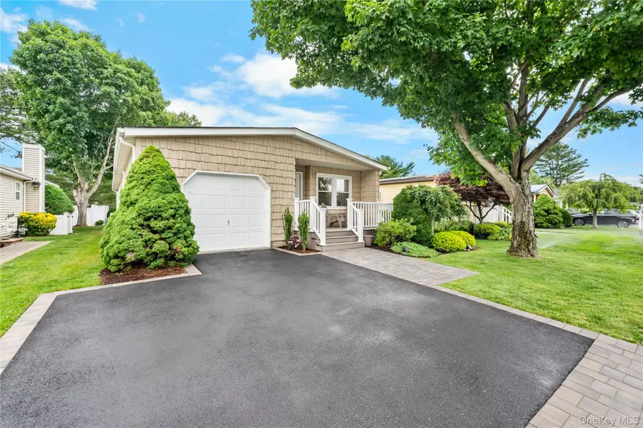 16 Dogwood Lane, Manorville, NY 11949 - #2