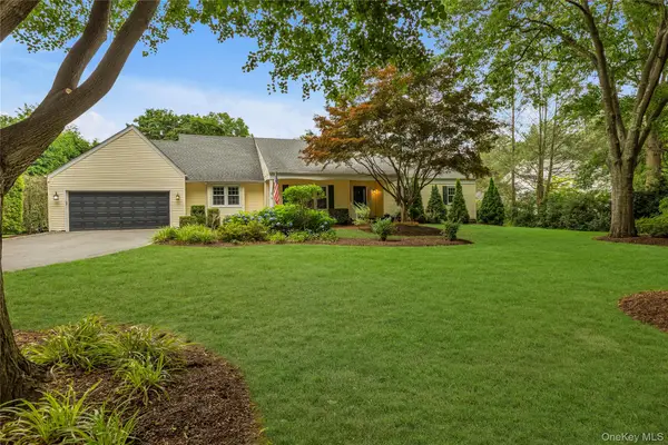 16 Makanna Drive, Huntington, NY 11743