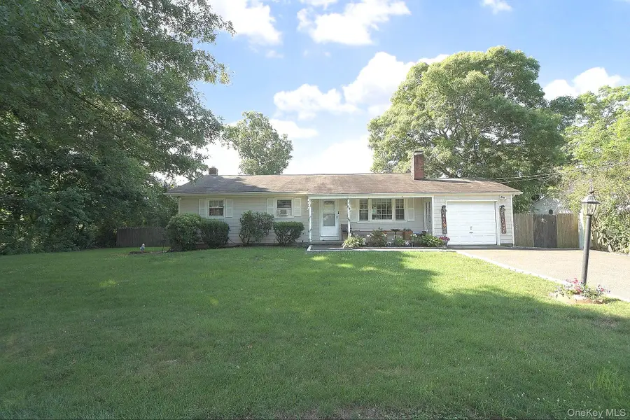 12 Acorn Street, Ronkonkoma, NY 11779 - #3