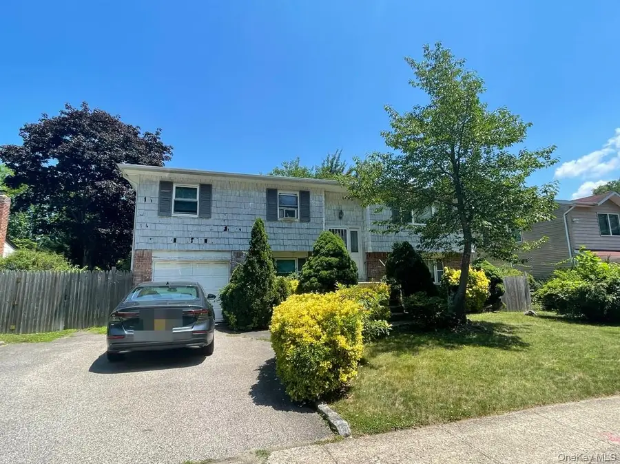 110 Greenway Drive S, Syosset, NY 11791 - #2