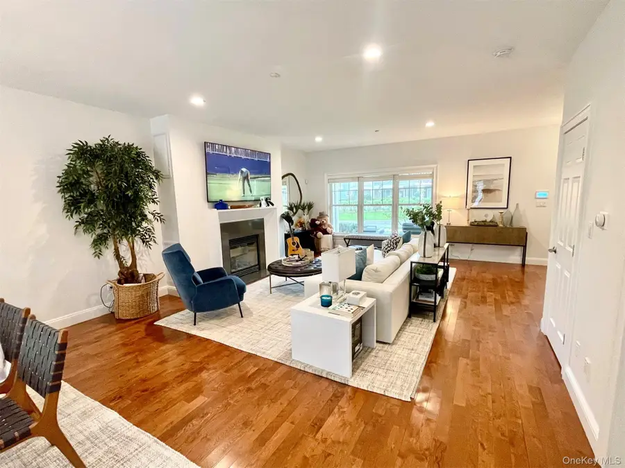 22 Gianna Court, Southampton, NY 11968 - #2