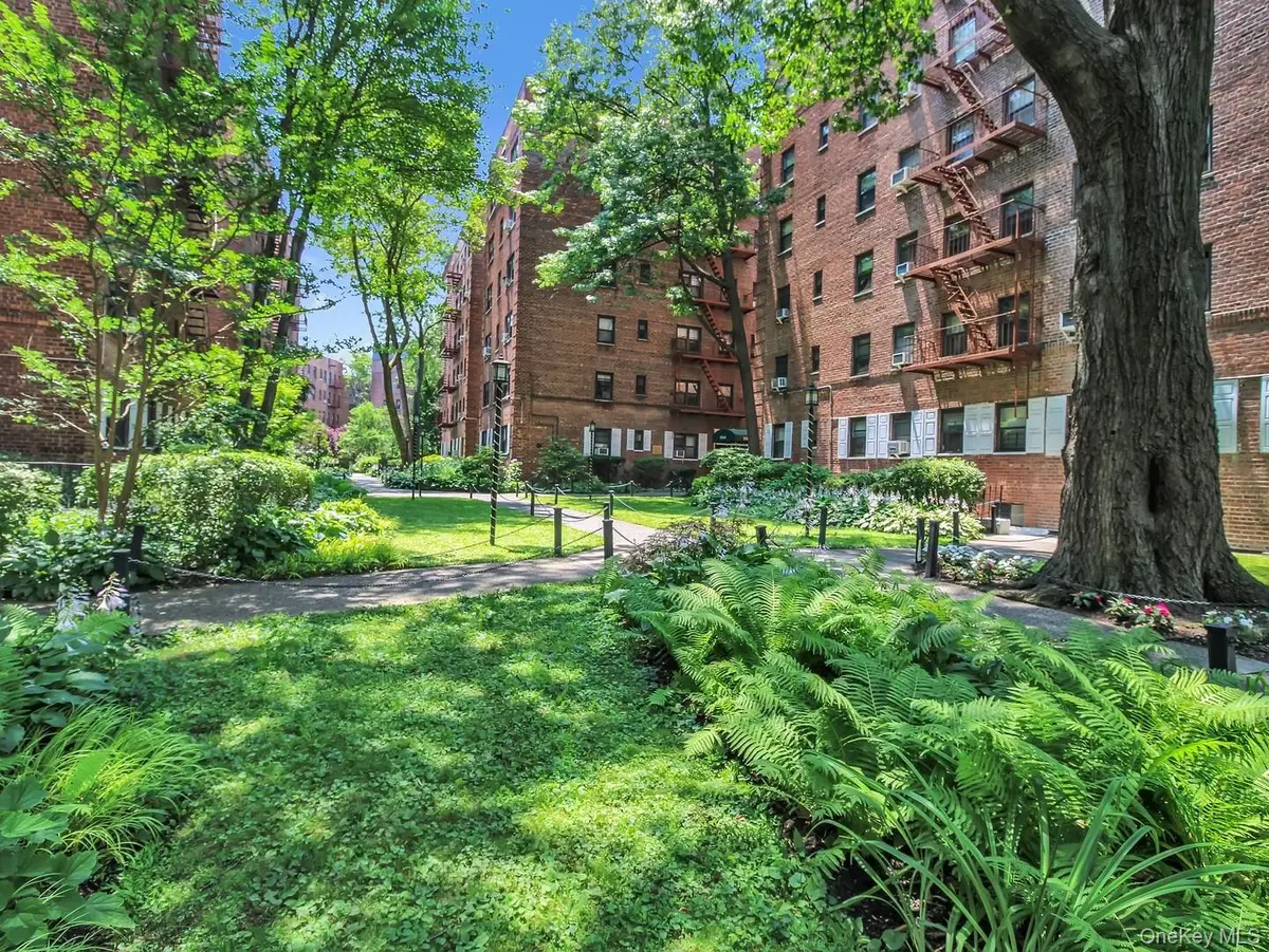 118-60 Metropolitan Avenue #1A, Kew Gardens, NY 11415 - #1