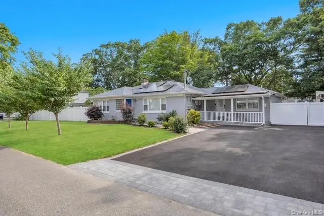 186 W 4th Street, Deer Park, NY 11729 - #1