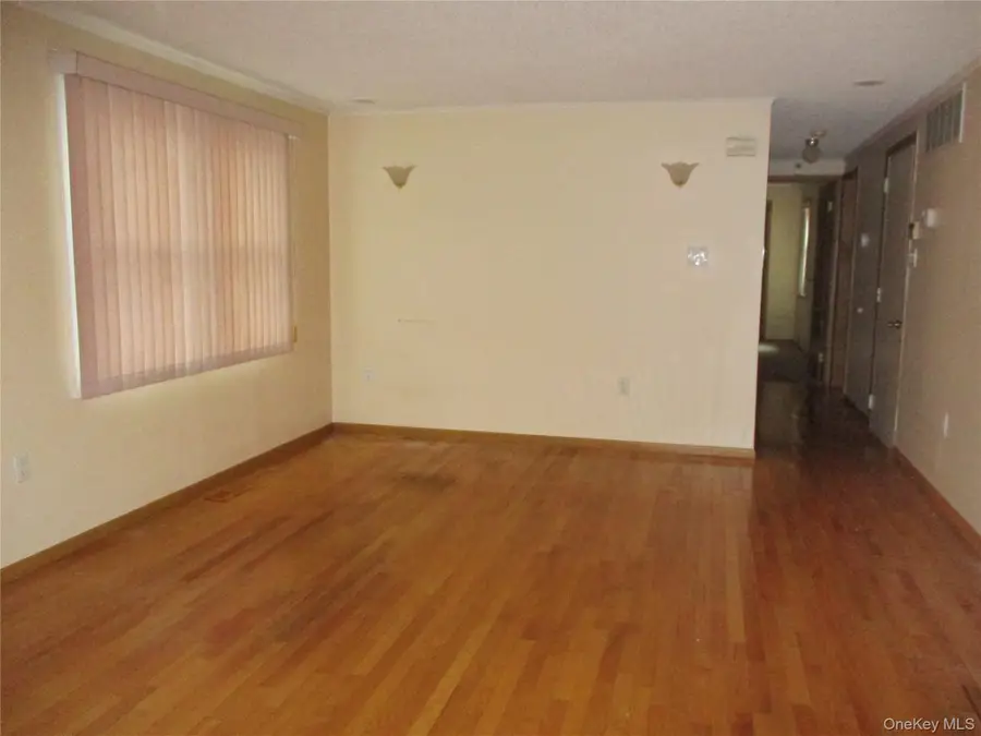 5131 Village Circle E, Manorville, NY 11949 - #2