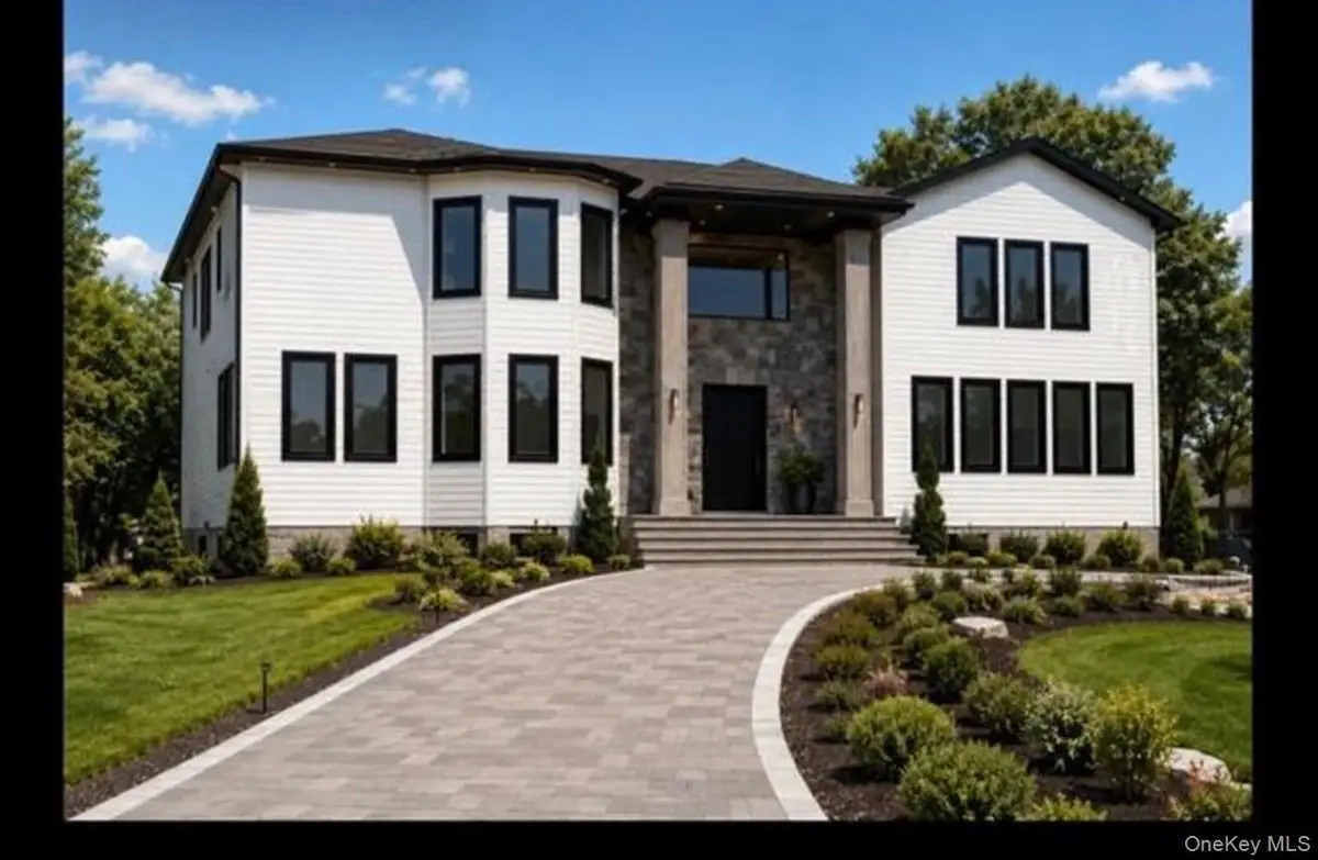 14 Wilmington Drive, Melville, NY 11747 - #1