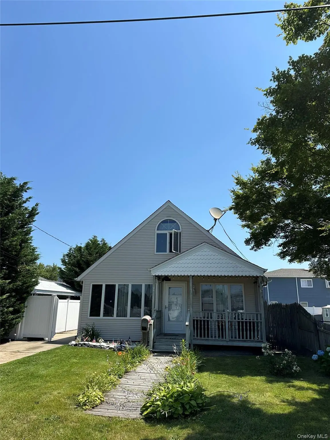 95 E Riviera Drive, Lindenhurst, NY 11757 - #1